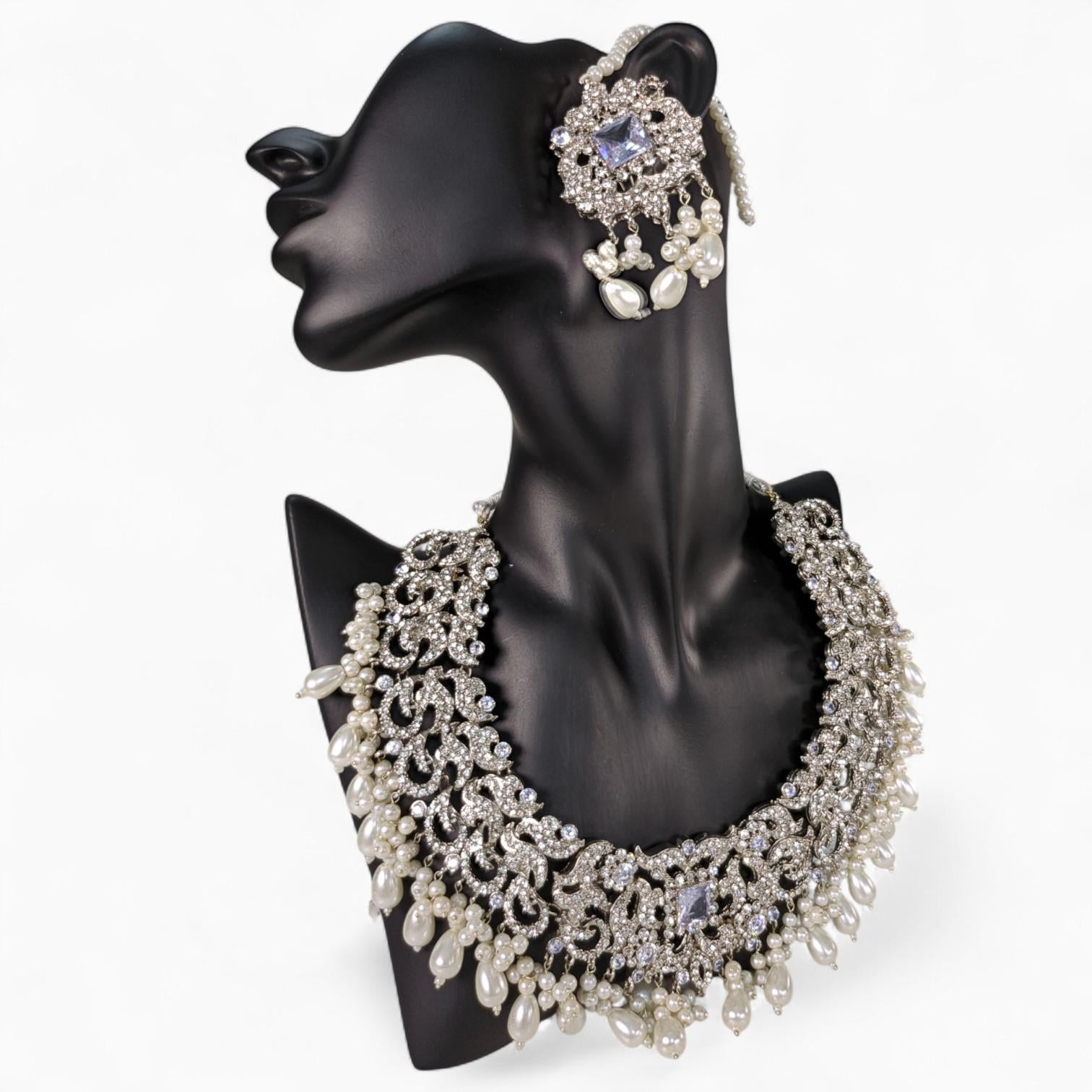 Traditional Jewellery with Heavy Bridal Set