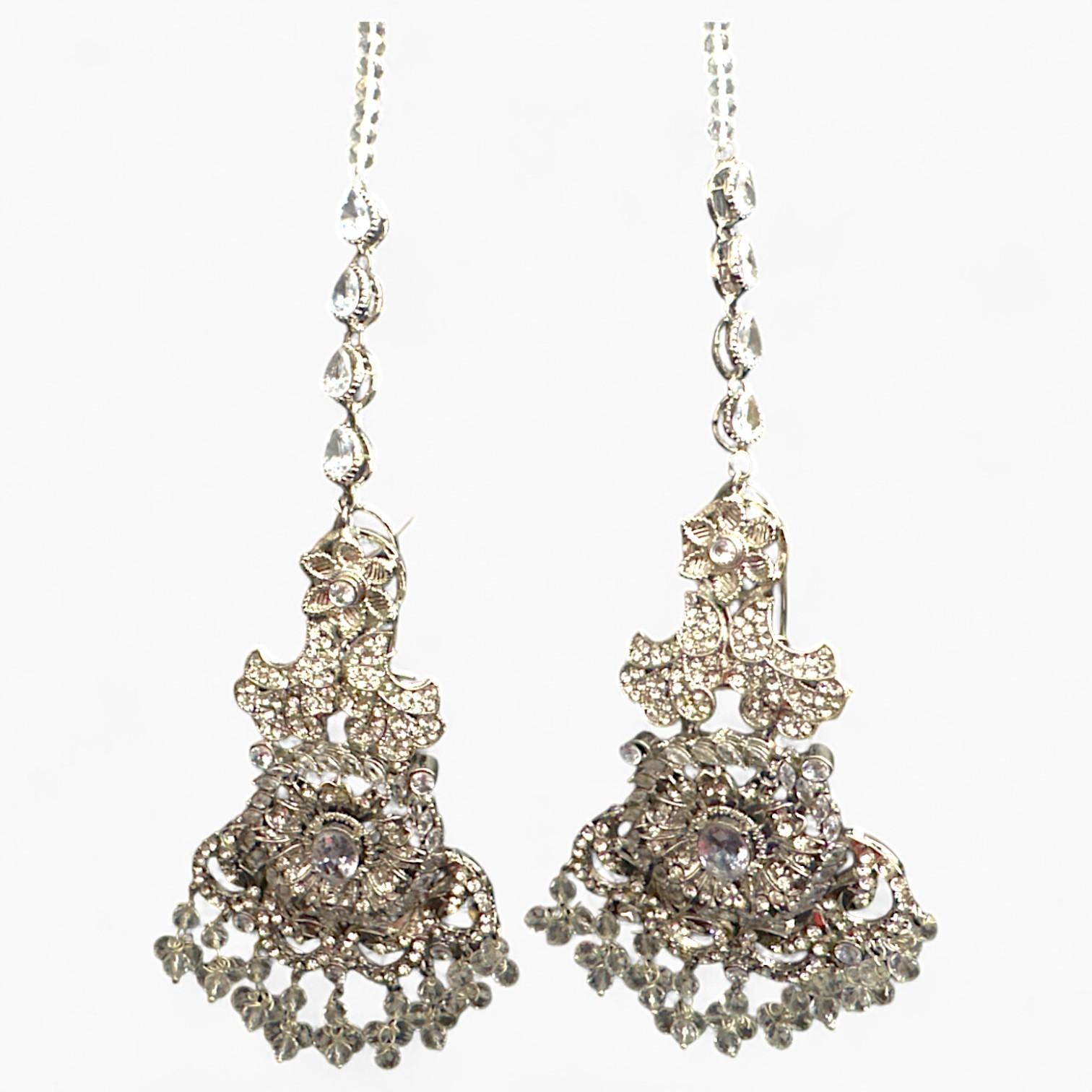 Handmade sliver colour earings + bindi