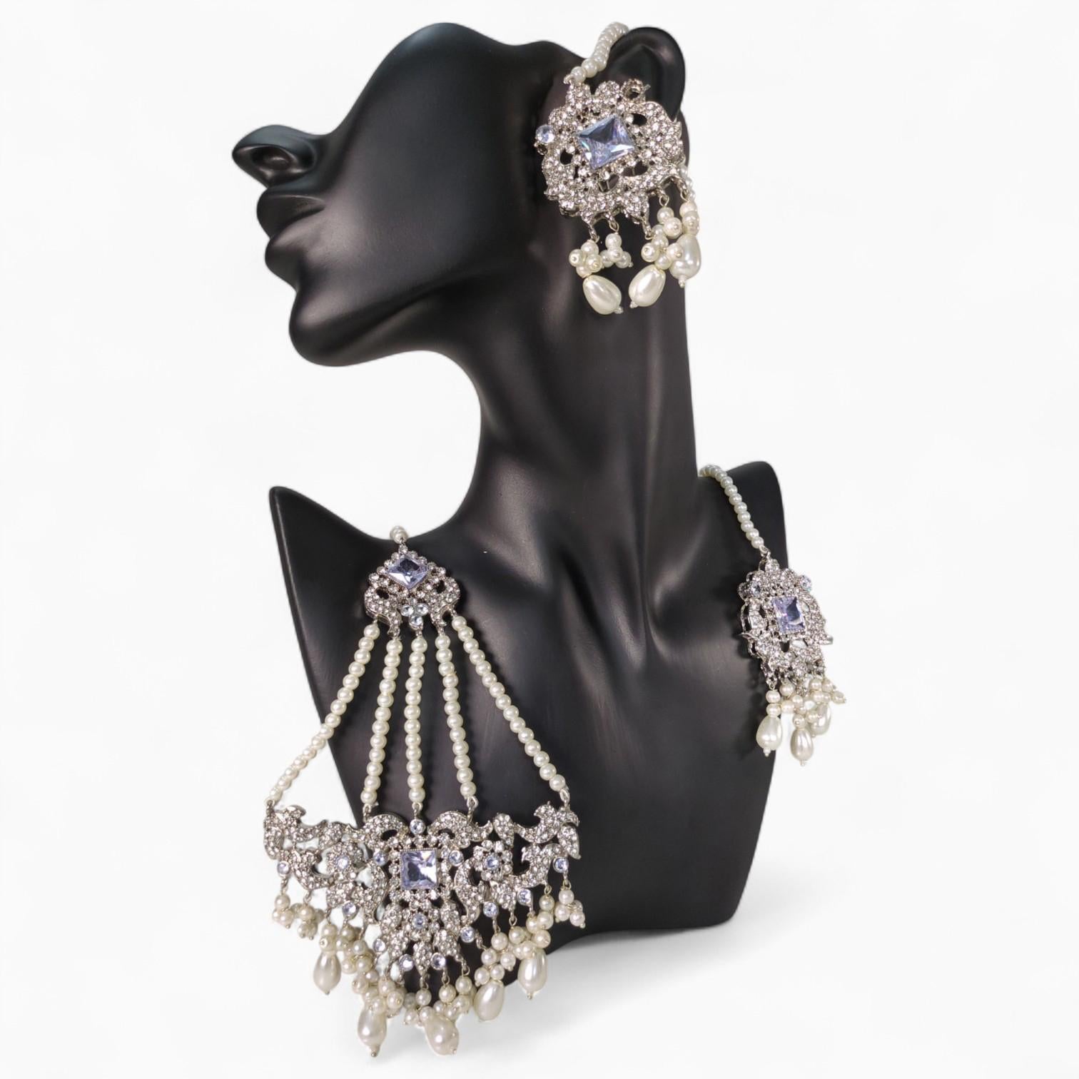 Traditional Jewellery with Heavy Bridal Set